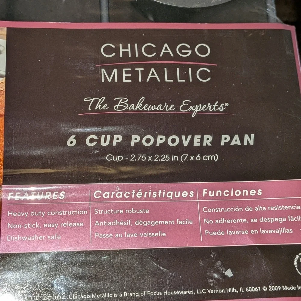 Chicago Metallic 6 Cup Popover Pan Non-Stick Heavy Duty Bakeware 26562 New